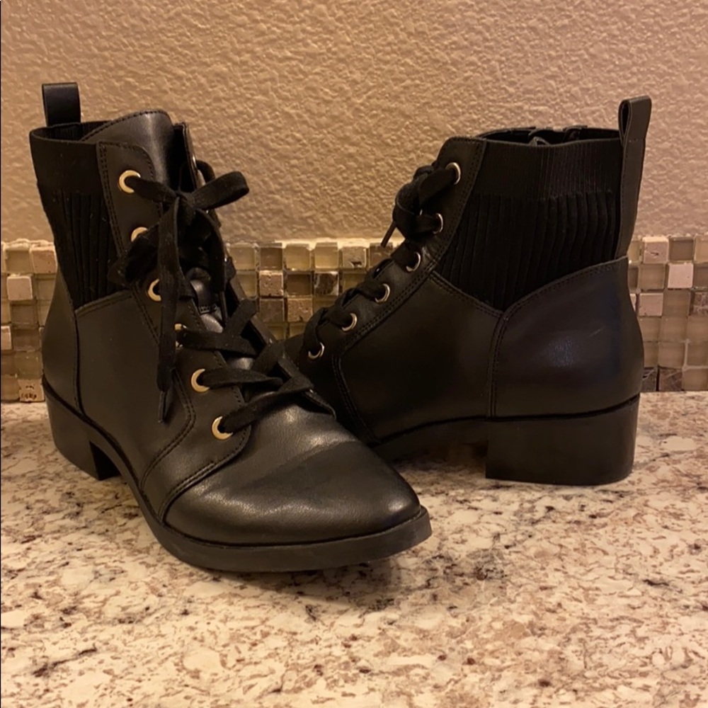 Combat boots